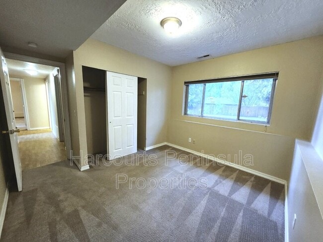 Building Photo - 573 Bridle View Ct NW