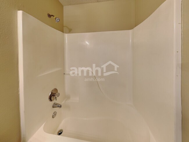 Building Photo - 6036 Draycott Dr