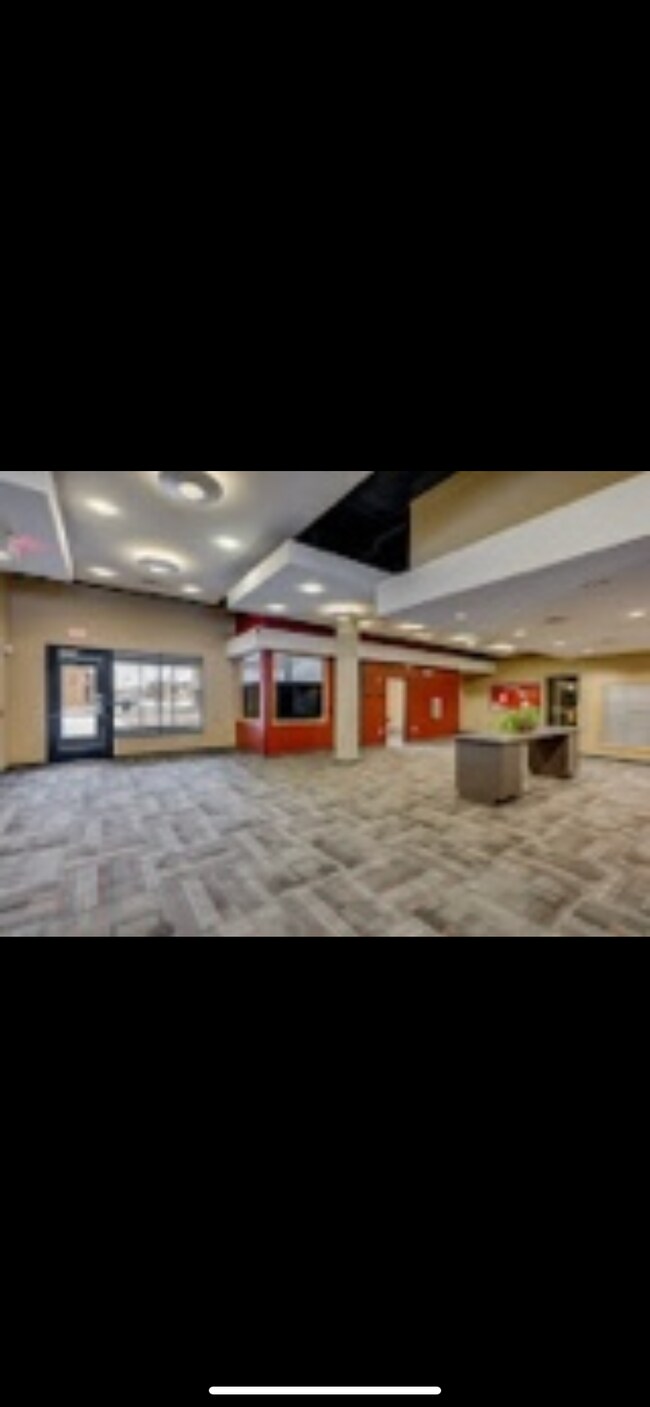 Building Photo - 340 6th Ave S