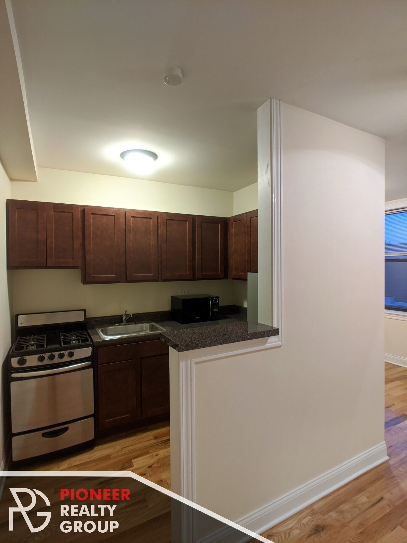 Building Photo - 818 W Diversey Pky