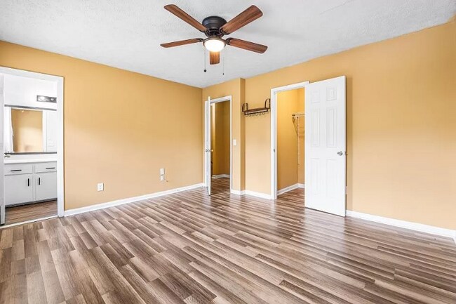 Building Photo - 1019 Green Valley Dr NW