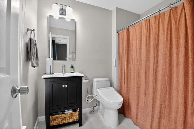 Building Photo - 504 N Thomas St