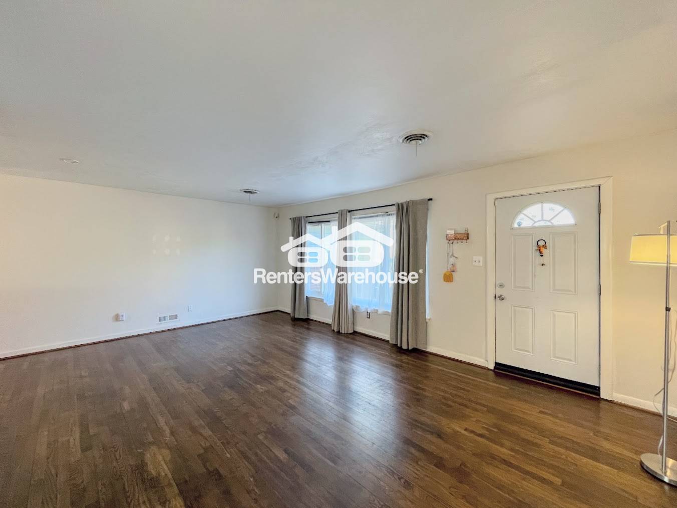 Building Photo - 5801 Townley Ave