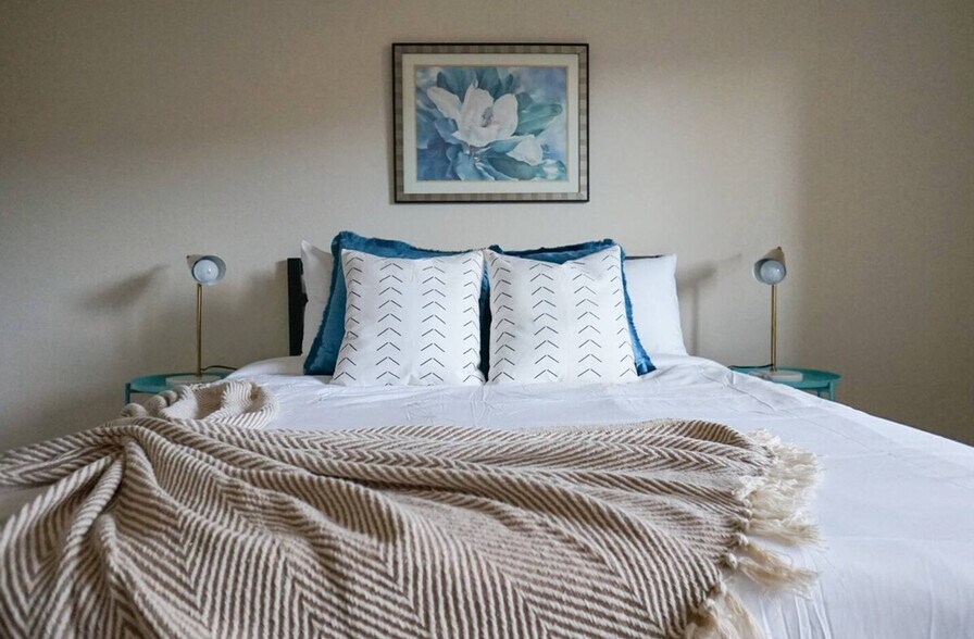 Building Photo - 12701 N Pennsylvania Ave