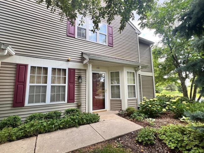 Building Photo - 2411 Sheehan Dr