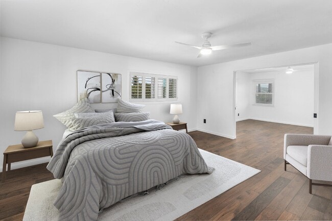 Building Photo - Luxury Living in the Heart of Kensington -...