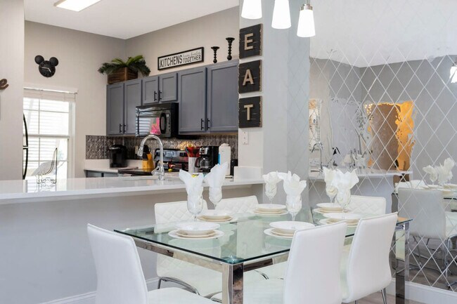 Building Photo - 8565 Crystal Cove Loop