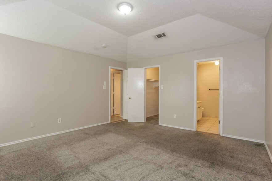 Building Photo - 6505 Nicole Way