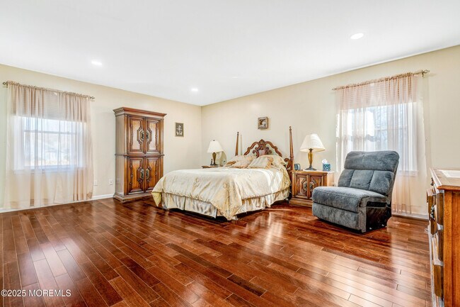 Building Photo - 7 Oak Tree Ln