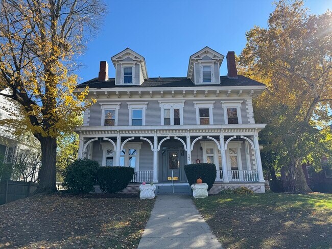 Primary Photo - 286 S Main St