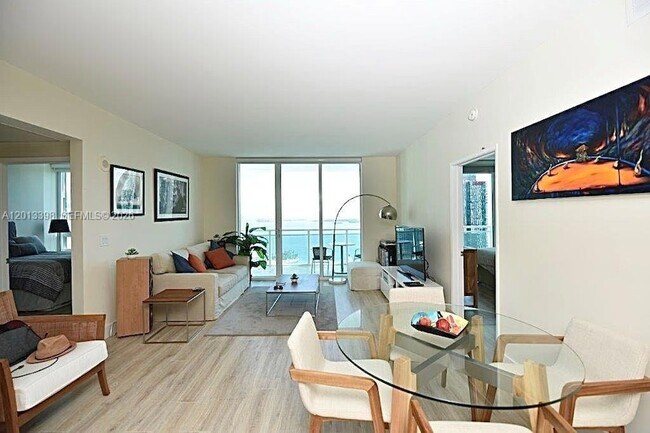 Building Photo - 951 Brickell Ave