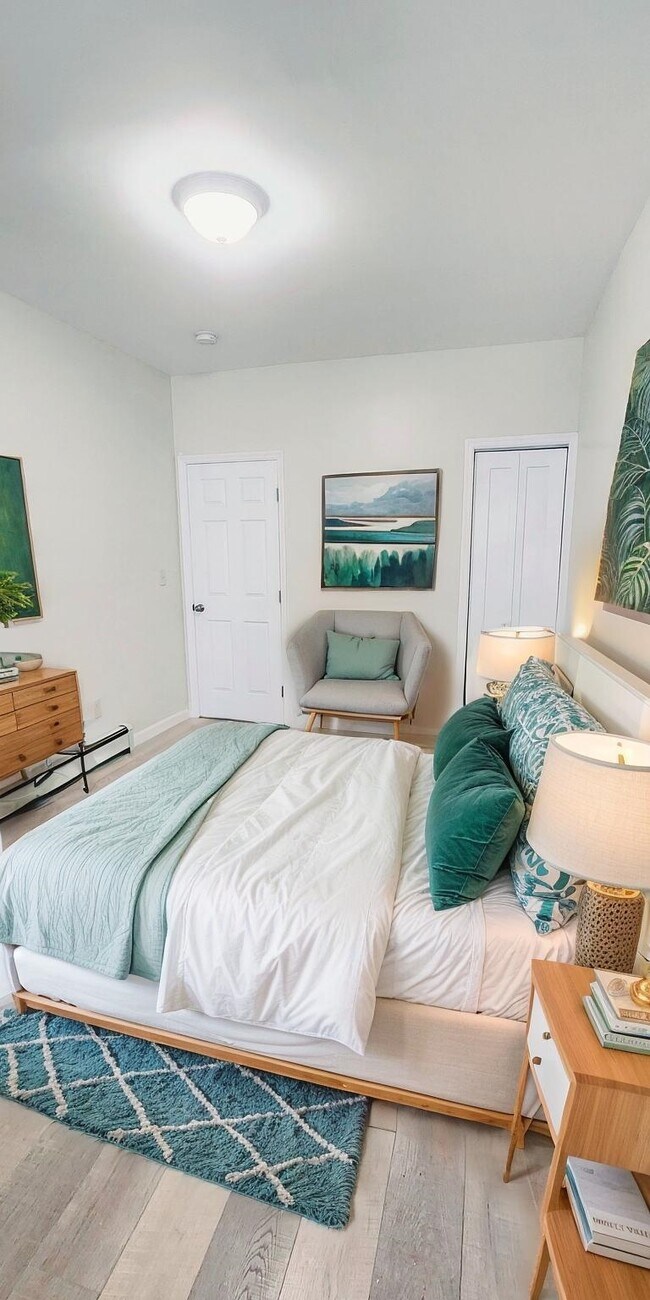 Building Photo - 300 Paterson Plank Rd