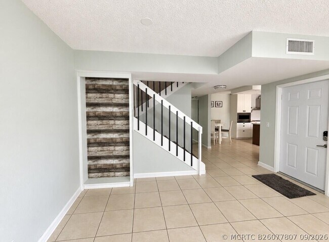 Building Photo - 4039 Palm Bay Cir