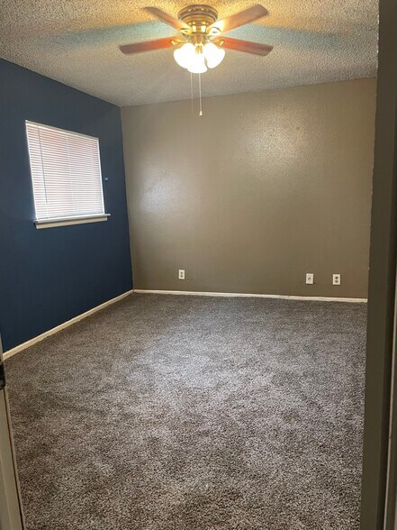 Building Photo - 11630 Spring Trail Dr