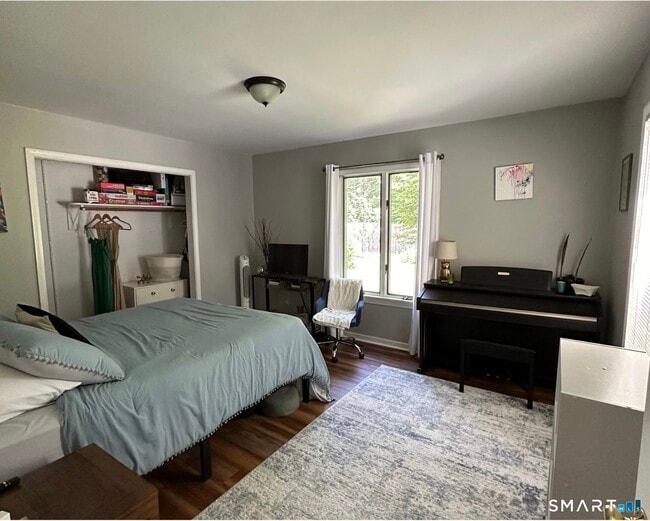 Building Photo - 11 Orchard Hill Rd