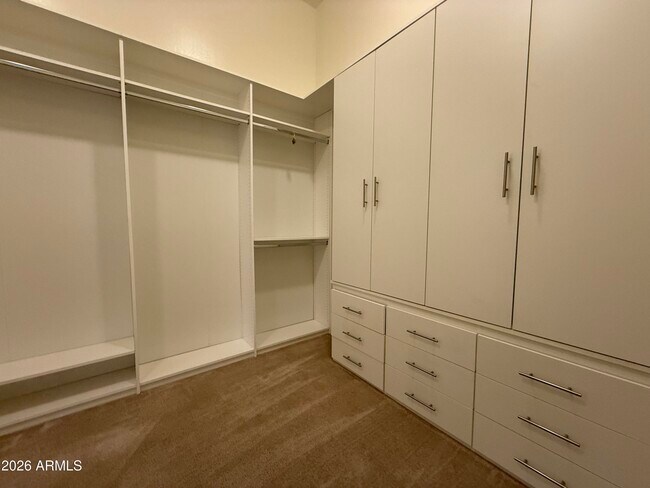 Building Photo - 2307 E Mahogany Pl