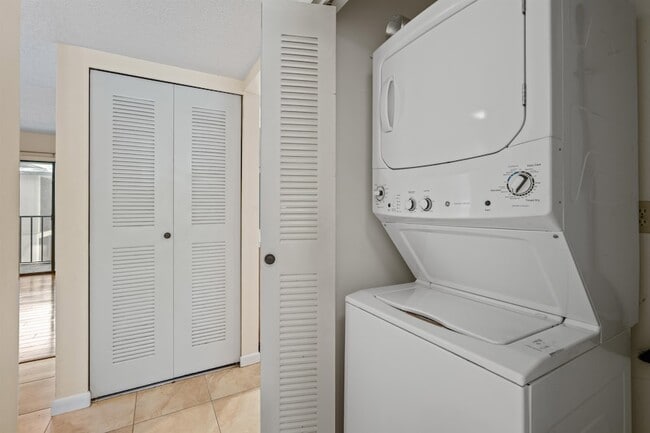 Building Photo - 54 Veronese Ct