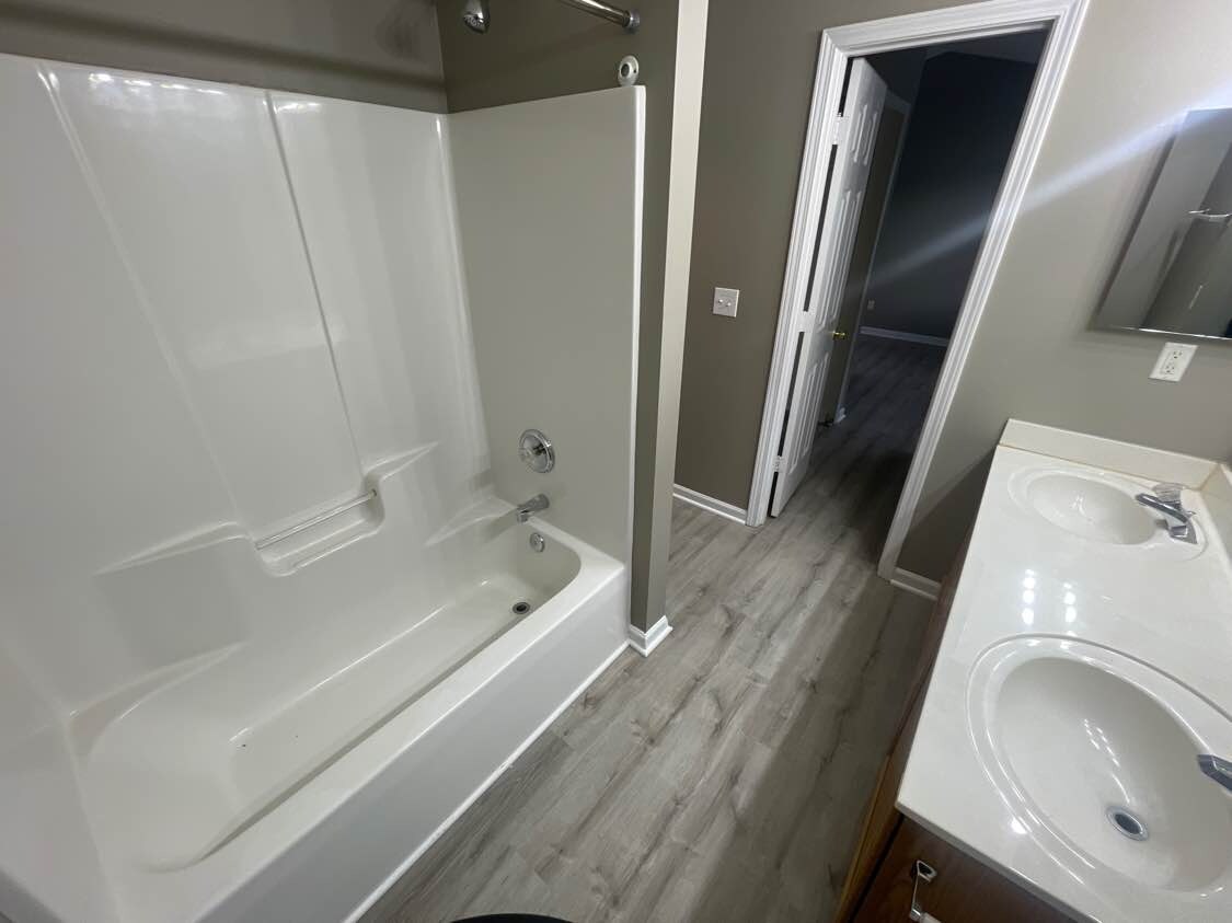 Building Photo - Room in Townhome on Petrea Ln