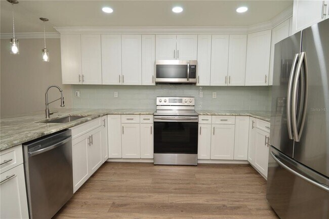 Building Photo - 6330 Grand Bahama Cir