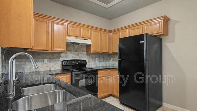 Building Photo - 43018 Burlington Dr