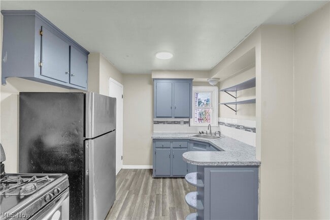 Building Photo - 15901 Edgewood Ave
