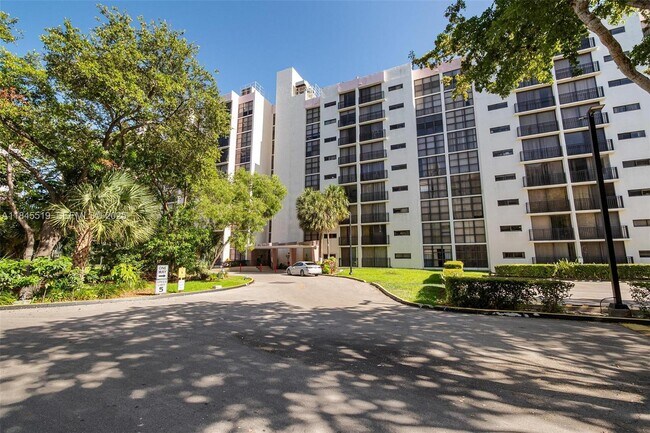 Building Photo - 16909 N Bay Rd