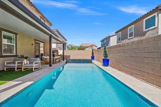 Building Photo - 7014 Solano Cyn Ave