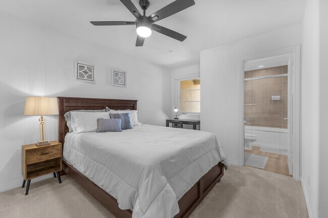 Building Photo - 52233 Rosewood Ln