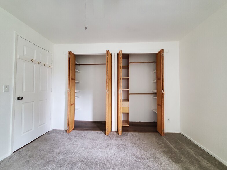 bedroom closet - 310 S 174th Pl