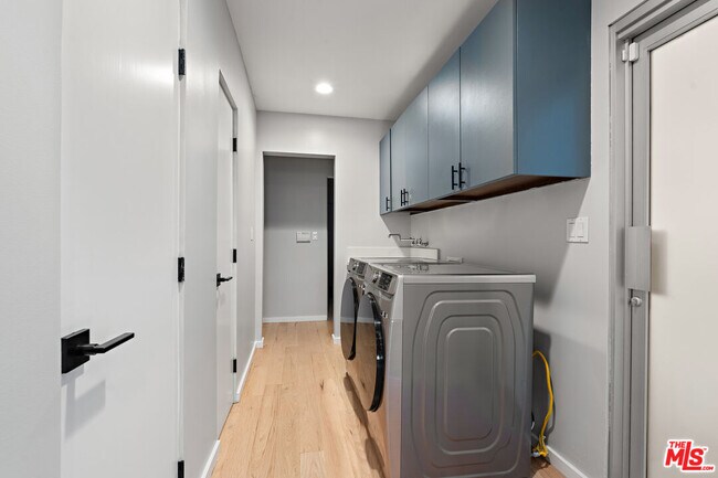 Building Photo - 10134 Angelo View Dr