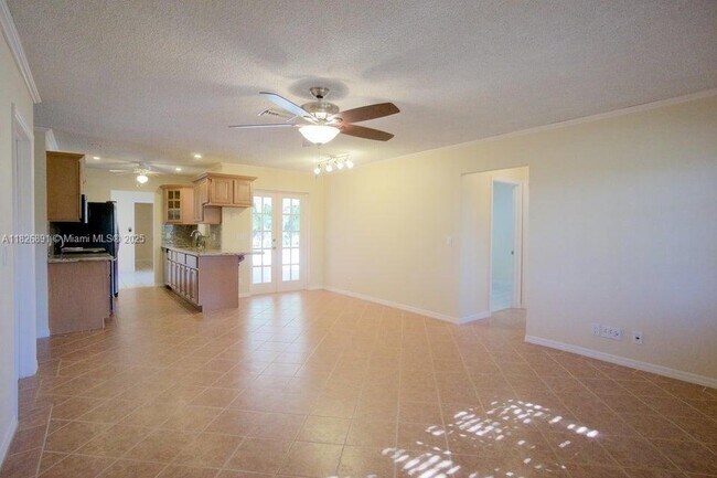 Building Photo - 4770 Holly Dr