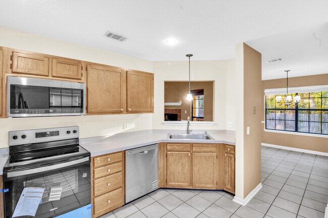 Building Photo - 2232 Fulva Dr