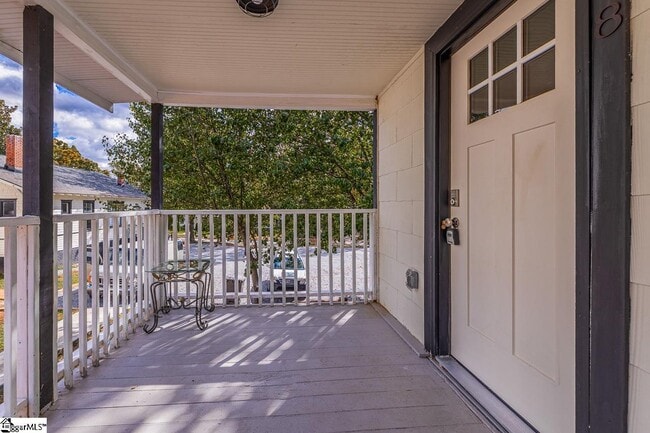 Building Photo - 530 Peronneau St