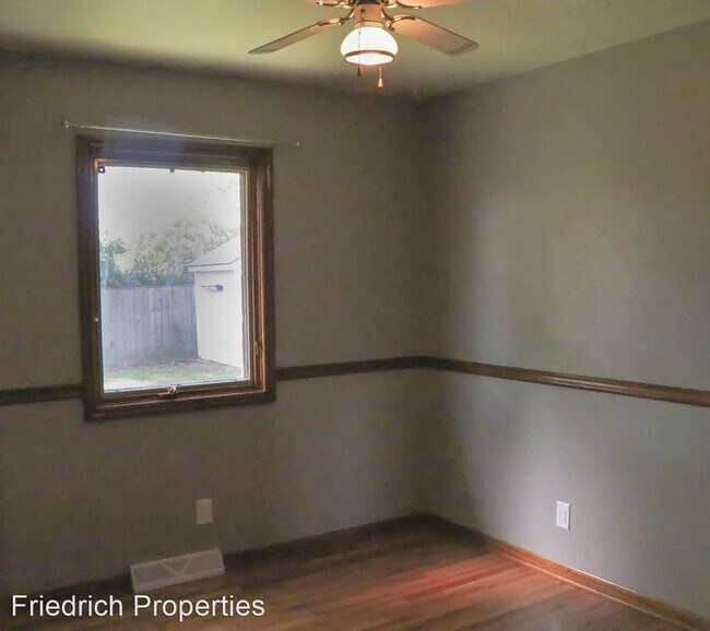 Building Photo - 4 br, 2 bath House - 3310 Tripp St.