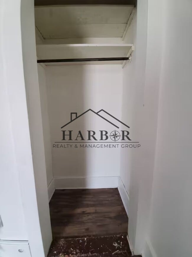 Building Photo - Modern Minimalism: Efficient 1-BR in a Top-Tier Location