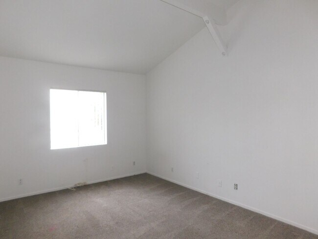 Building Photo - ALH7811