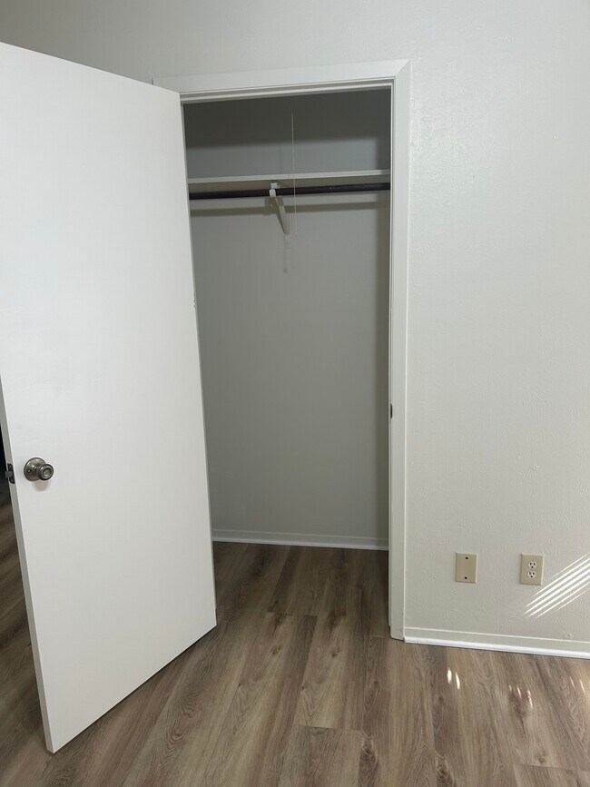 Building Photo - 420 Fox Dr