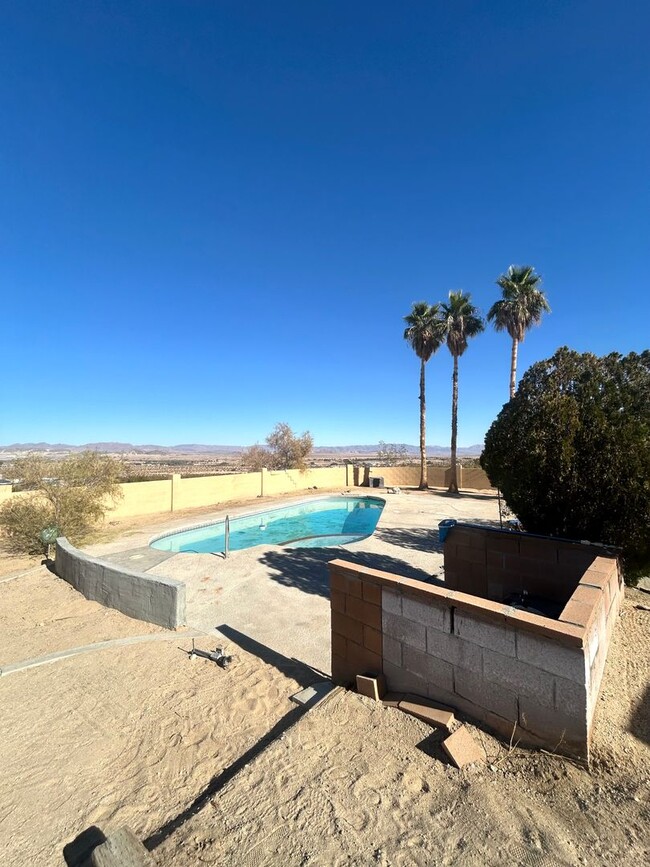 Building Photo - Mid-Century Masterpiece with Pool!