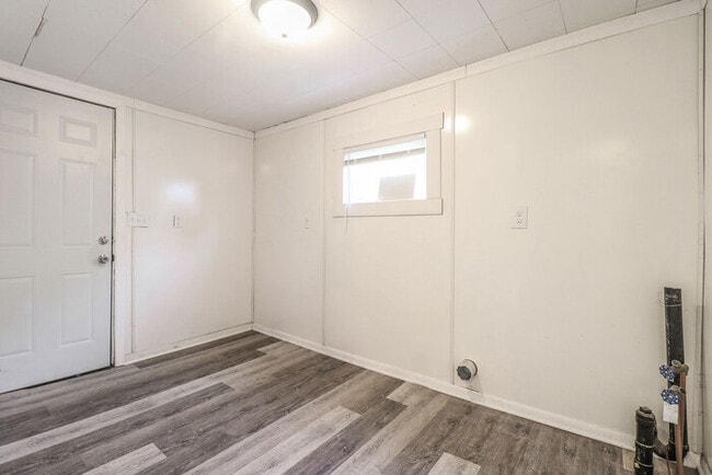 Building Photo - 1722 S Brookfield St