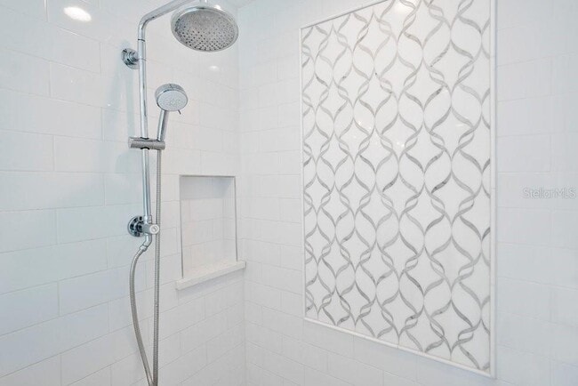 Building Photo - 812 East Blvd