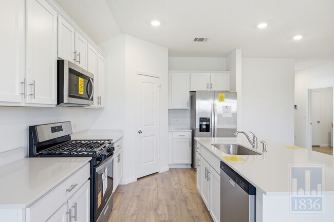 Building Photo - 1832 Buntline Hitch Dr