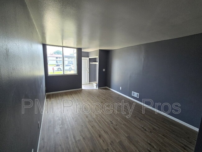 Building Photo - 8842j N 95th St