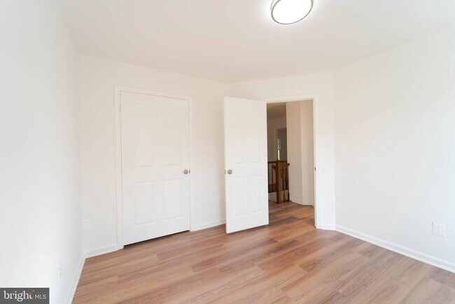 Building Photo - 3244 Titanic Dr