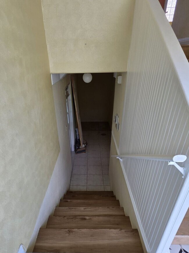 Building Photo - Downtown Gulfport - The Pineapple House