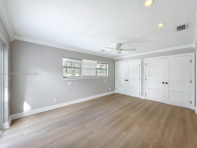 Building Photo - 2533 NE 21st Terrace