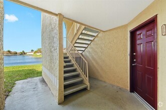 Building Photo - 731 Vista Isles Dr