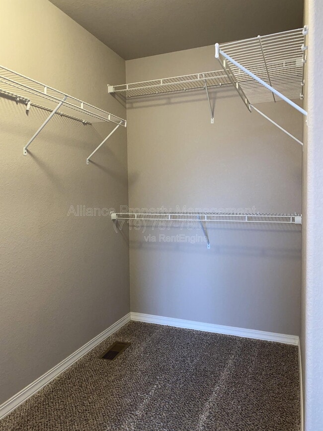 Building Photo - 3875 Reindeer Cir