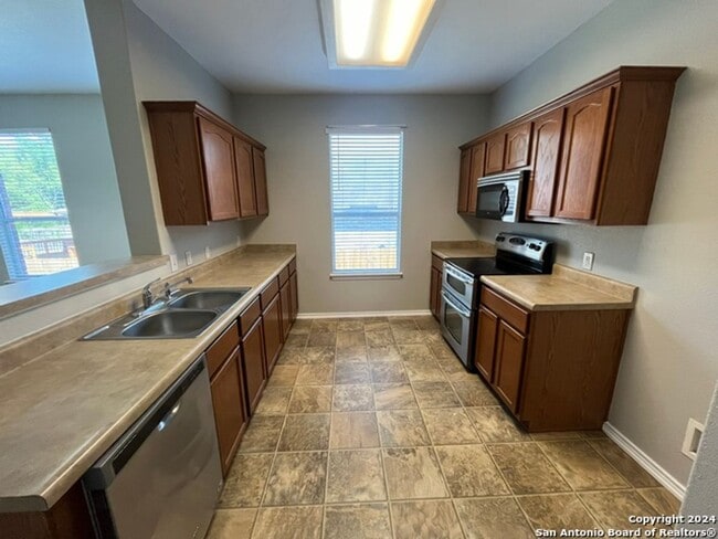 Building Photo - 5302 Lowry Peterson