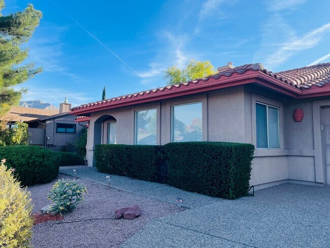 Building Photo - Village Of Oak Creek