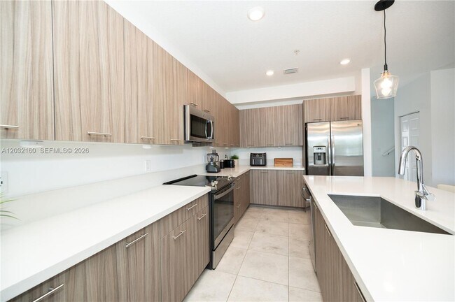 Building Photo - 4640 NW 84th Ave